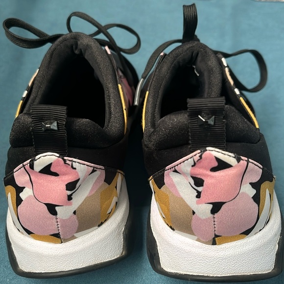 TED BAKER LONDON sport sneaker with floral detail. Womens Euro 42/11.5B RARE! - Picture 6 of 9
